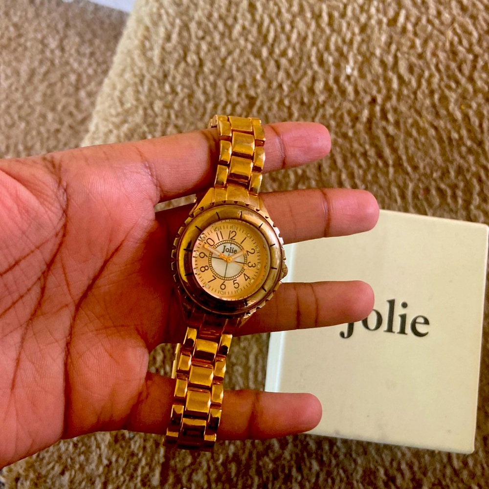 Jolie gold watch that works perfectly & still has box!